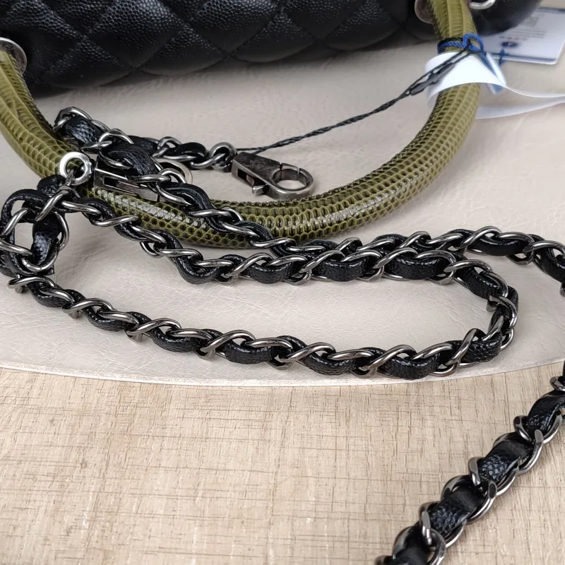 Chanel Top Handle Bag Coco Handle​ Black Grained Calfskin Medium 29 × 12 × 18 cm 23 — detail view 13 of 14