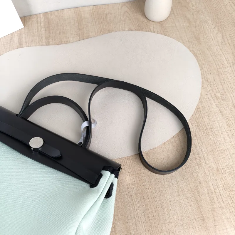 Hermès Shoulder Bag Herbag 31 Green Canvas Medium31 × 10 × 25 cm — detail view 6 of 14