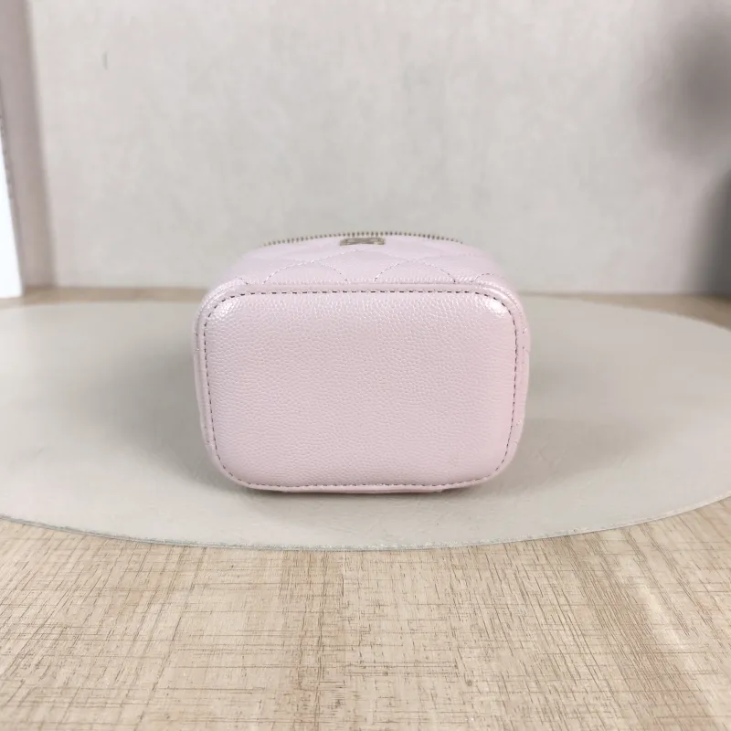Chanel Crossbody Bag Edition Calfskinmini11 × 7 × 9 cm — cover view 5 of 5