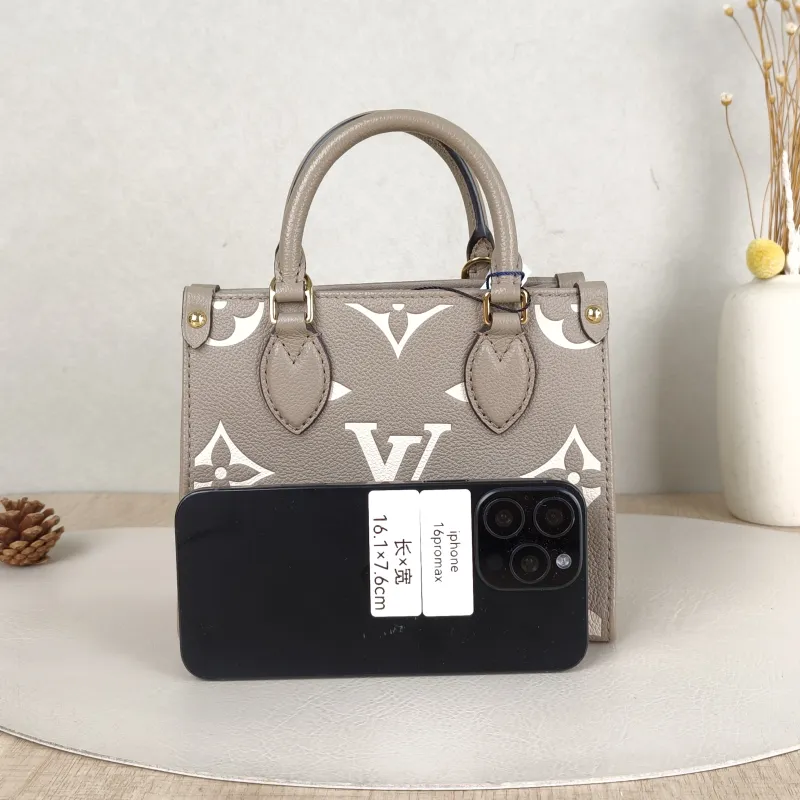 Louis Vuitton Crossbody Bag Onthego BB · White Empreinte Embossed Calfskin Monogram BB18 × 8.5 × 15 cm — cover view 3 of 6