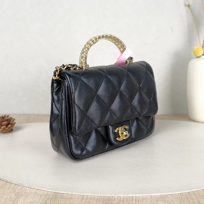 Chanel Crossbody Bag Black Lambskinmini19 × 6 × 12 cm — cover view 4 of 5
