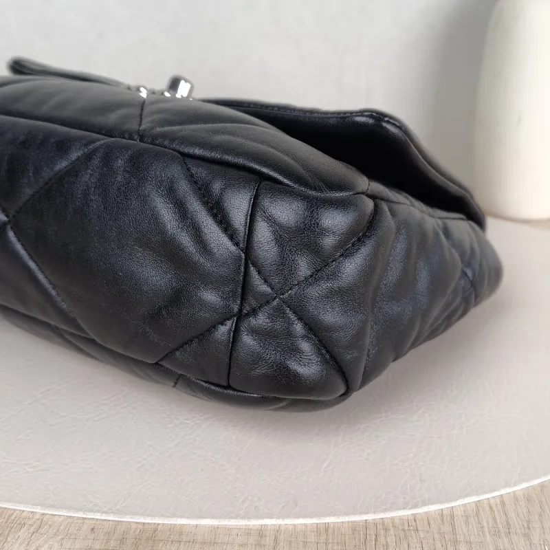 Chanel Crossbody Bag 19Bag Black SL ambskin Small 26 × 9 × 16 cm — detail view 15 of 15