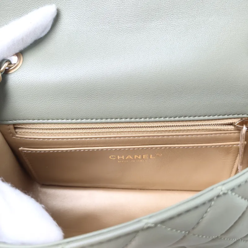 Chanel Crossbody Bag mini Green Lambskin One Size 20 × 6 × 12 cm — detail view 10 of 11