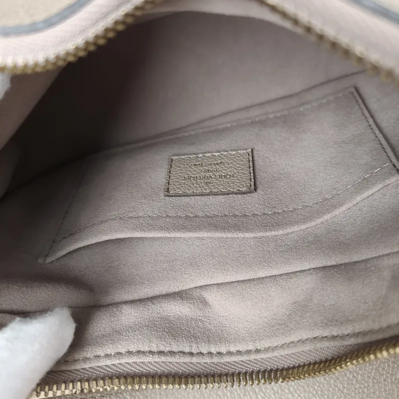 Louis Vuitton Shoulder Bag Bagatelle Monogram Empreinte Embossed Calfskin Small24 × 7 × 18 cm — detail view 7 of 10