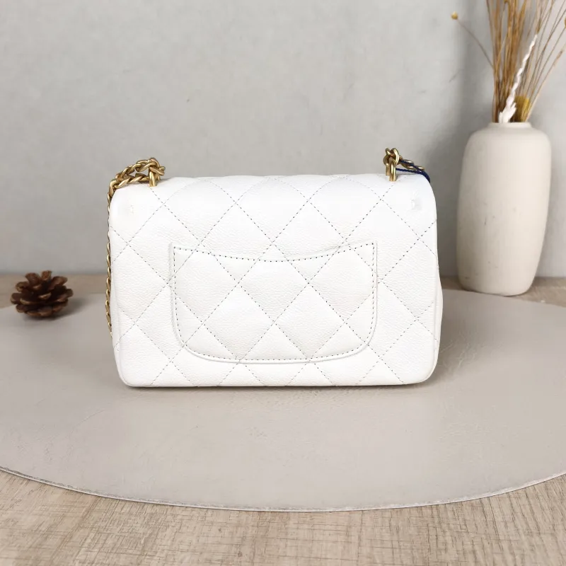 Chanel Crossbody Bag White Grained Calfskin 18 × 5 × 12 cm — cover view 2 of 5