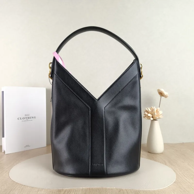 SAINT LAURENT Crossbody Bag Y Bucket Bucket Bag Black Calfskin One Size 25 × 15 × 34 cm
