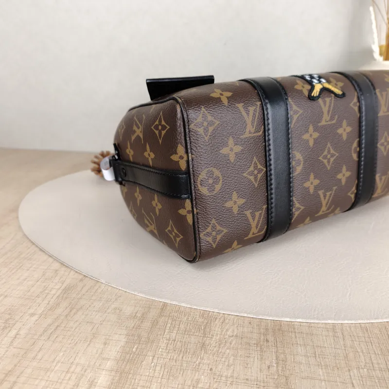 Louis Vuitton Crossbody Bag City Keepall Monogram PVC Medium27 × 13 × 17 cm — detail view 9 of 12