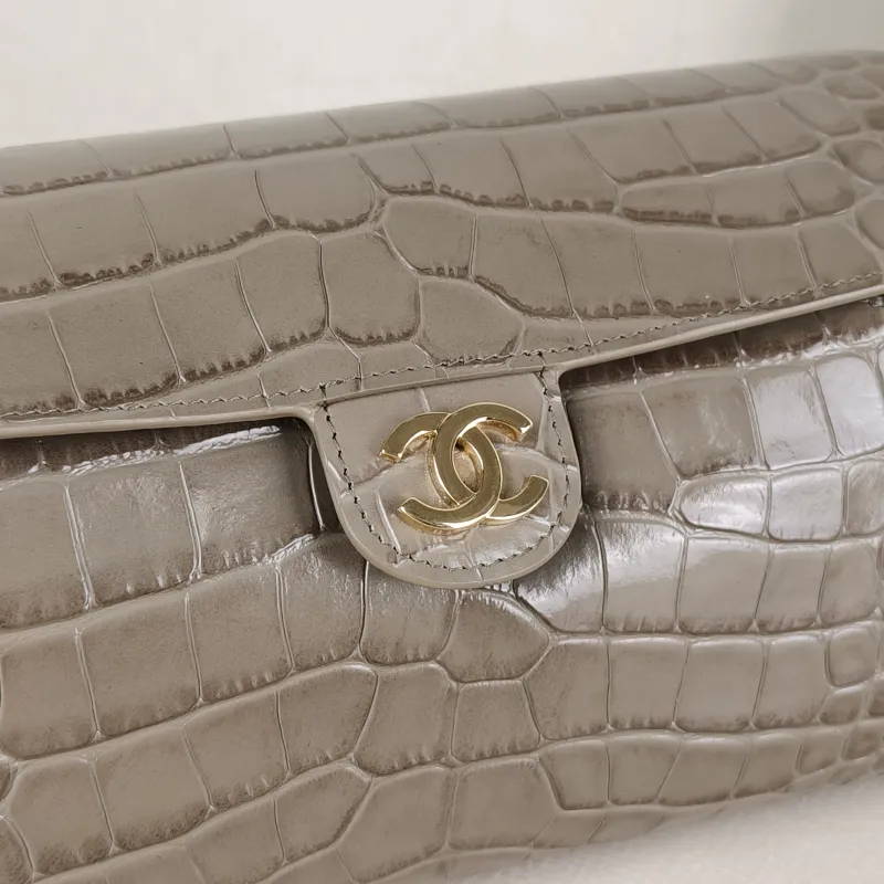 Chanel Shoulder Bag Collection Crossbody Bag Calfskin One Size23 × 11 × 12.5 cm — detail view 4 of 14