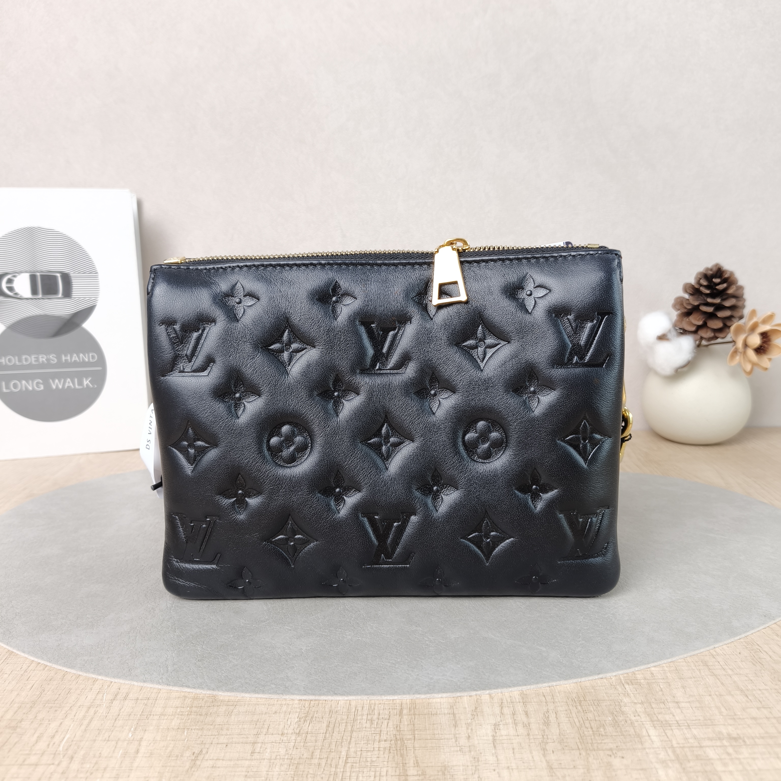 Louis Vuitton Crossbody Bag Coussin BB Black Lambskin BB21 × 7 × 16 cm — cover view 2 of 6