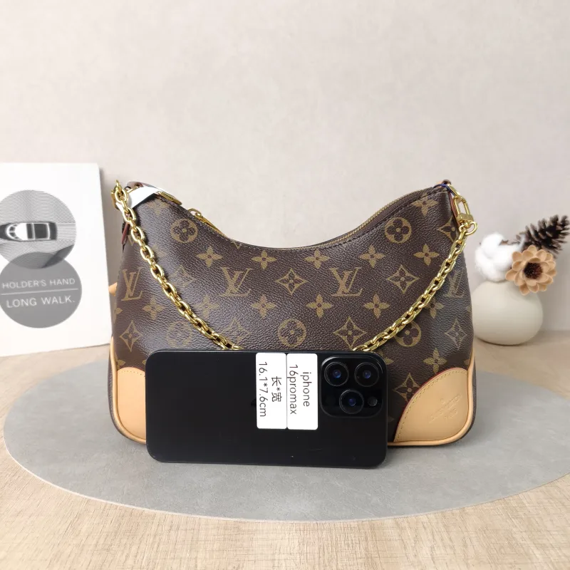 Louis Vuitton Crossbody Bag Boulogne PVC Small26 × 9.5 × 16 cm — cover view 3 of 5