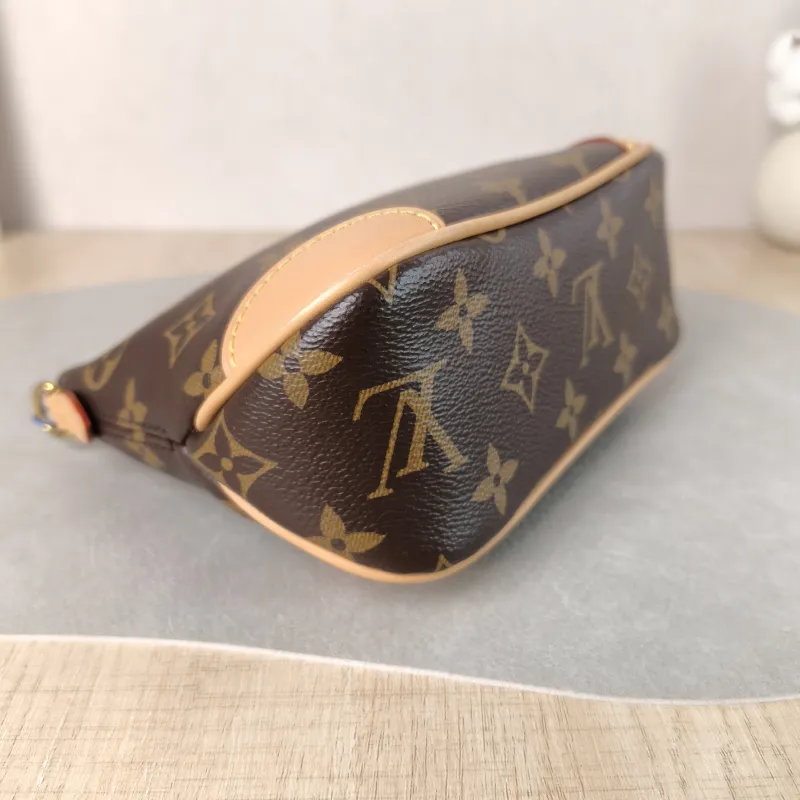Louis Vuitton Crossbody Bag Boulogne PVC nano 19 × 8 × 13 cm — detail view 4 of 10
