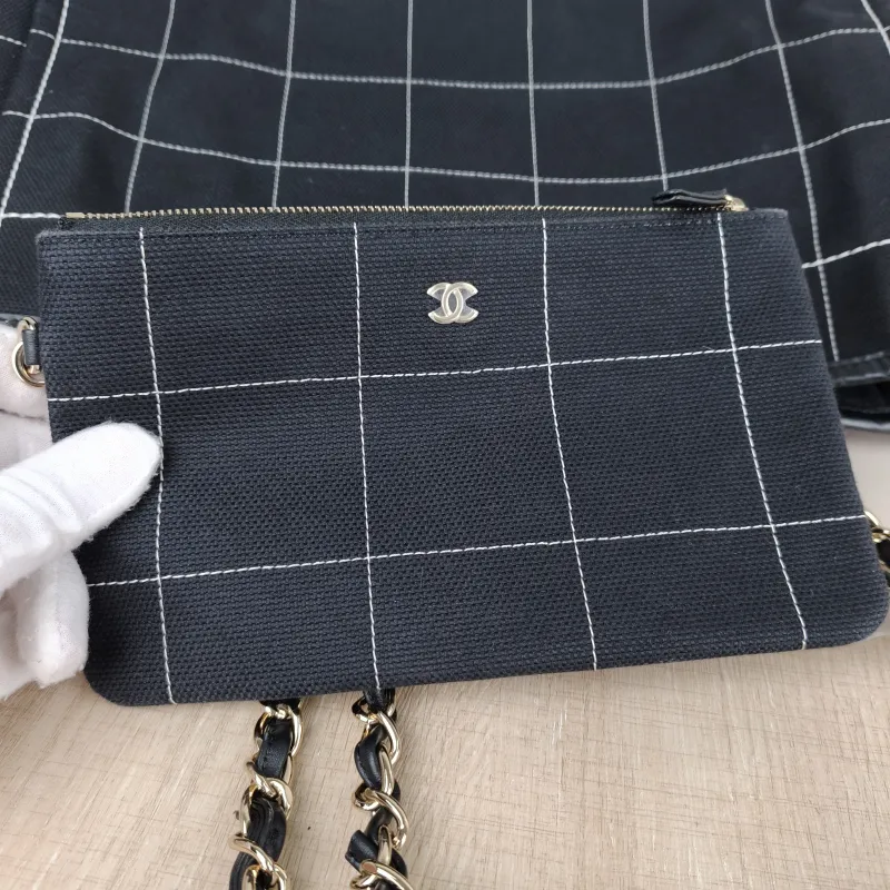 Chanel Shoulder Bag Black Canvas One Size 38 × 19 × 29 cm — detail view 4 of 15