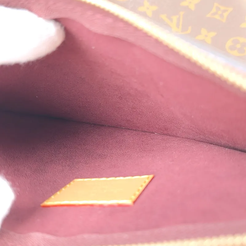 Louis Vuitton Crossbody Bag Carryall Monogram PVC Small 29 × 12 × 24 cm — detail view 5 of 11