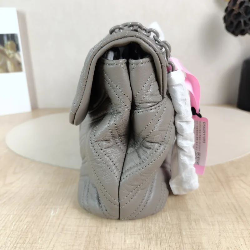 GUCCI Shoulder Bag GG Marmont Marmont Shoulder Bag Grey Calfskin Medium 31 × 8 × 17 cm — detail view 5 of 13