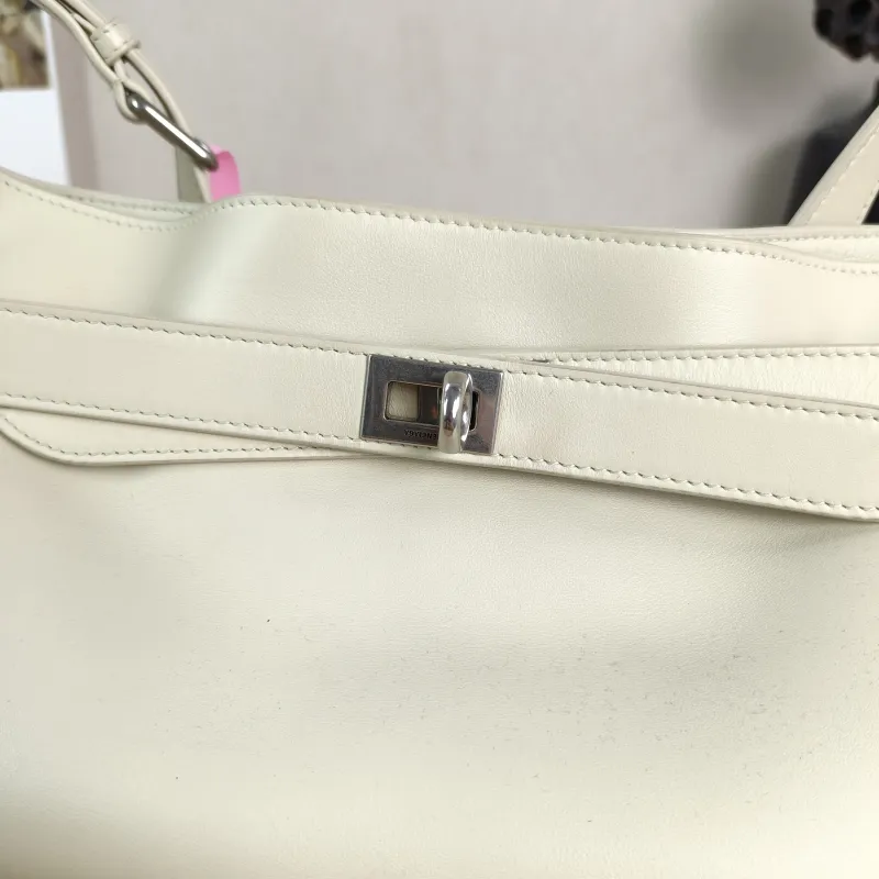 BALENCIAGA Shoulder Bagbel air White Calfskin One Size35 × 10 × 21 cm — detail view 2 of 12