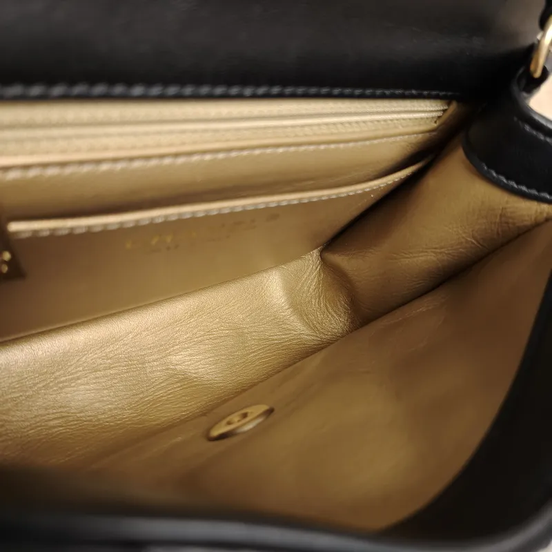 Chanel Crossbody Bag Black Lambskin One Size17 × 8 × 13.5 cm — detail view 1 of 15