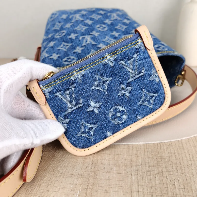 Louis Vuitton Top Handle Bag ALL IN BB Blue BB16 × 12 × 18 cm — detail view 3 of 10