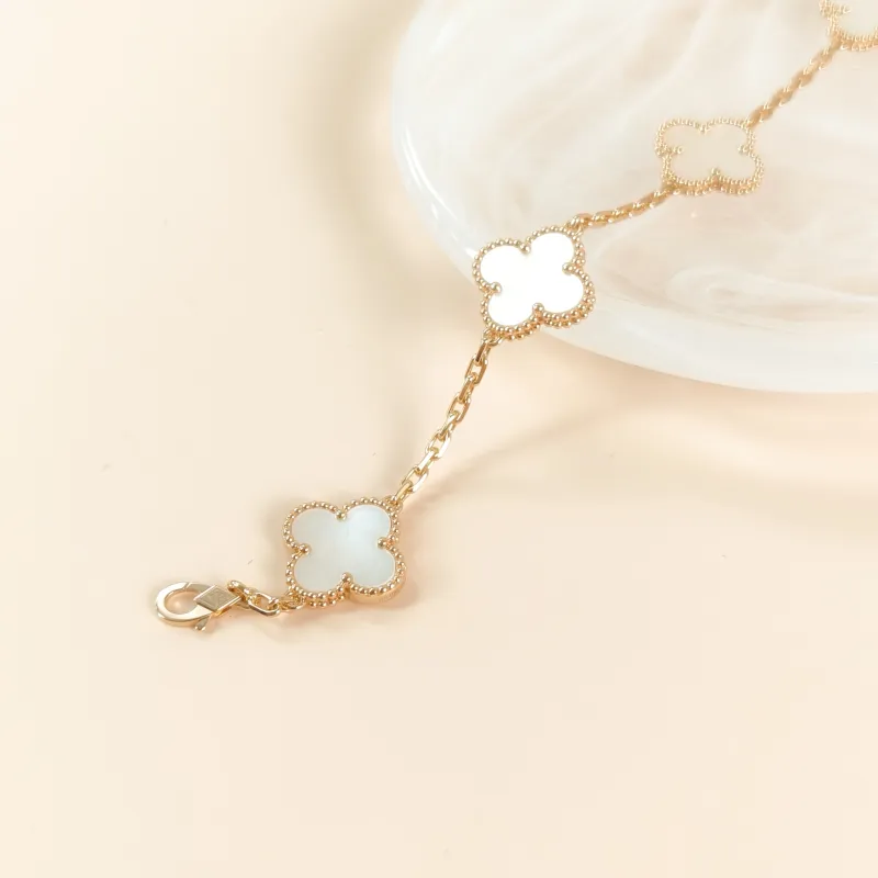 Van Cleef & Arpels Bracelet Pearl · White Mother-of-Pearl18KY ellow Gold Vintage Small1.5 × 1.5 × 19 cm — cover view 3 of 7