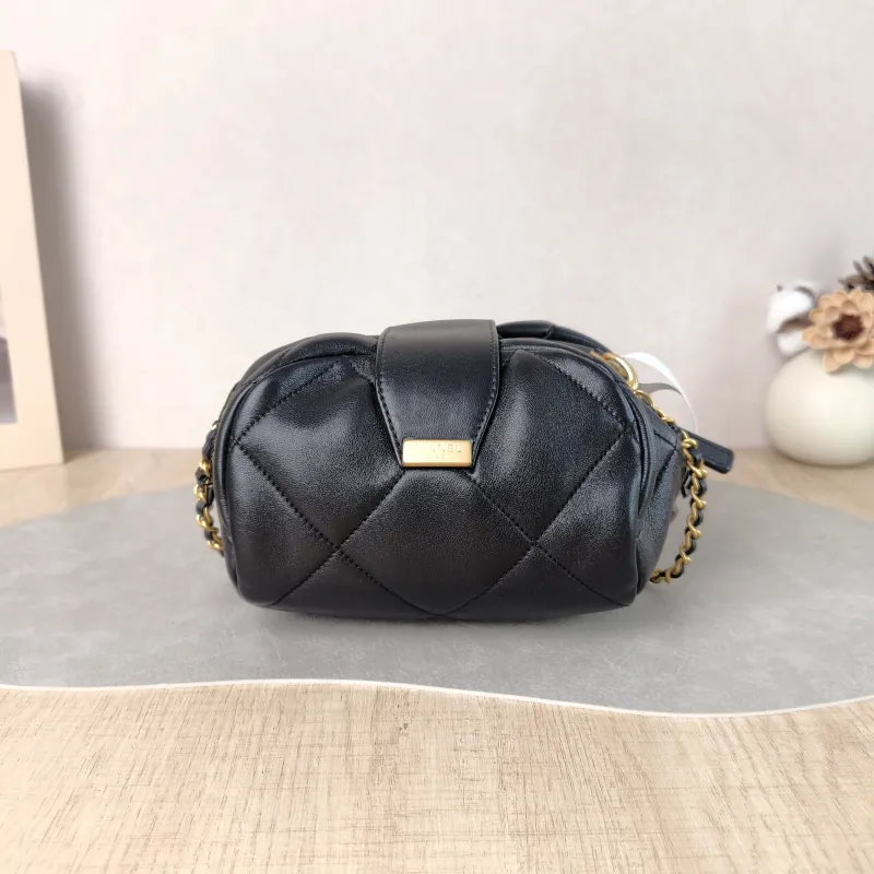 Chanel Crossbody Bag Black Lambskin One Size 23 × 14 × 11 cm — cover view 2 of 6