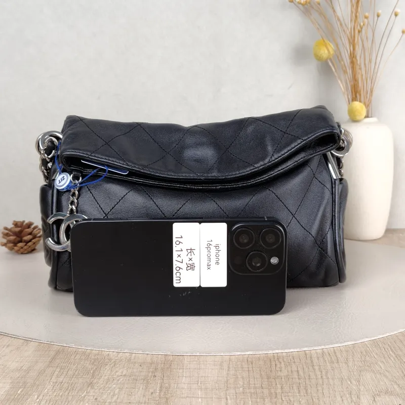 Chanel Crossbody Bag Hobo C Black Lambskin One Size 26 × 8 × 23 cm 10 — cover view 5 of 5