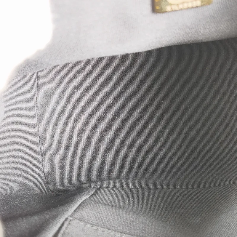 Chanel Backpack Duma Black Calfskin Small18 × 12 × 18.5 cm — detail view 7 of 17