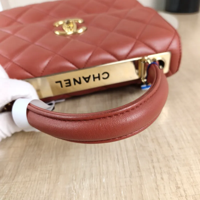 Chanel Crossbody Bag Trendy CC Red Lambskin Small 25 × 12 × 17 cm 23 — detail view 9 of 13
