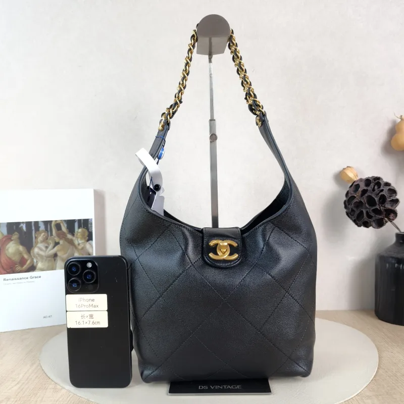 Chanel Shoulder Bag hobo Black Lambskin One Size 20 × 9 × 20 cm — cover view 2 of 5