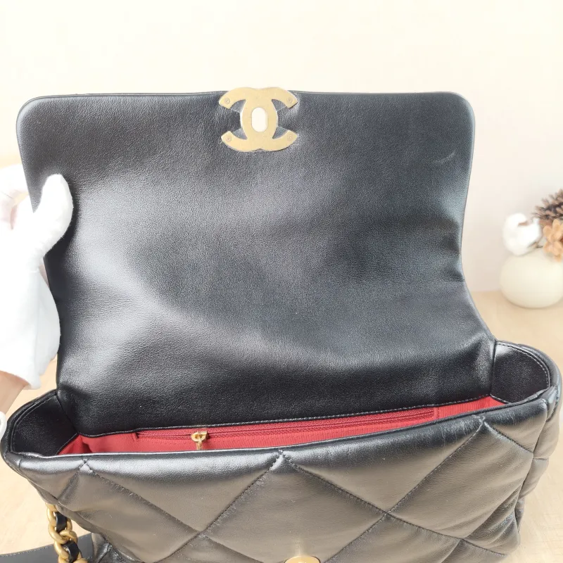 Chanel Crossbody Bag 19Bag Black SL ambskin Medium 30 × 10 × 20 cm — detail view 1 of 14