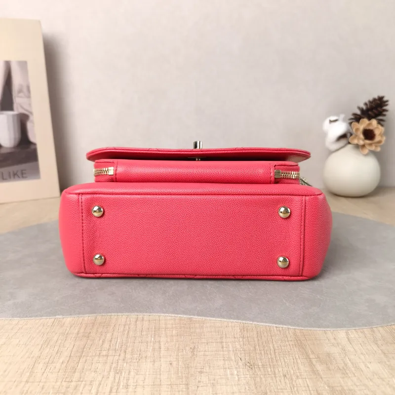 Chanel Crossbody Bag affinity Messenger Bag Red Grained Calfskin Medium 22 × 9.5 × 16 cm 25 — cover view 6 of 6