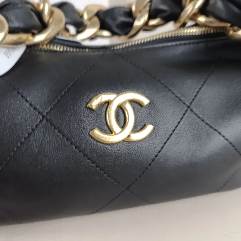 Chanel Shoulder Bag hobo Black Calfskin One Size 25 × 15 × 7.5 cm — detail view 3 of 11