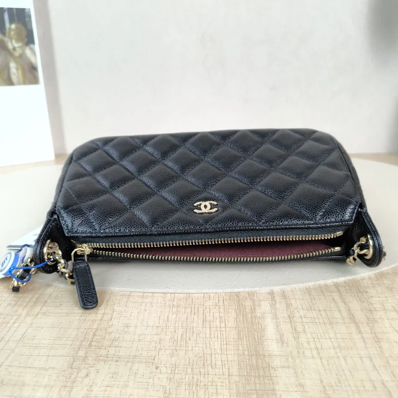 Chanel Crossbody Bag Black Grained Calfskin One Size 21 × 5.5 × 12 cm — detail view 6 of 11
