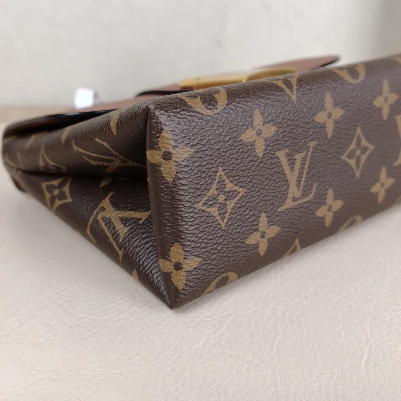 Louis Vuitton Crossbody Bag Locky BB Caramel PVC BB 20 × 7.5 × 16 cm — detail view 5 of 11