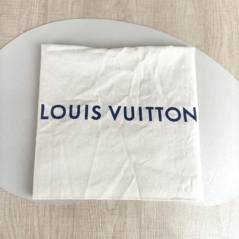 Louis Vuitton Crossbody Bag Pochette Métis East West Black Empreinte Embossed Calfskin Small 21.5 × 6 × 13.5 cm — detail view 7 of 15