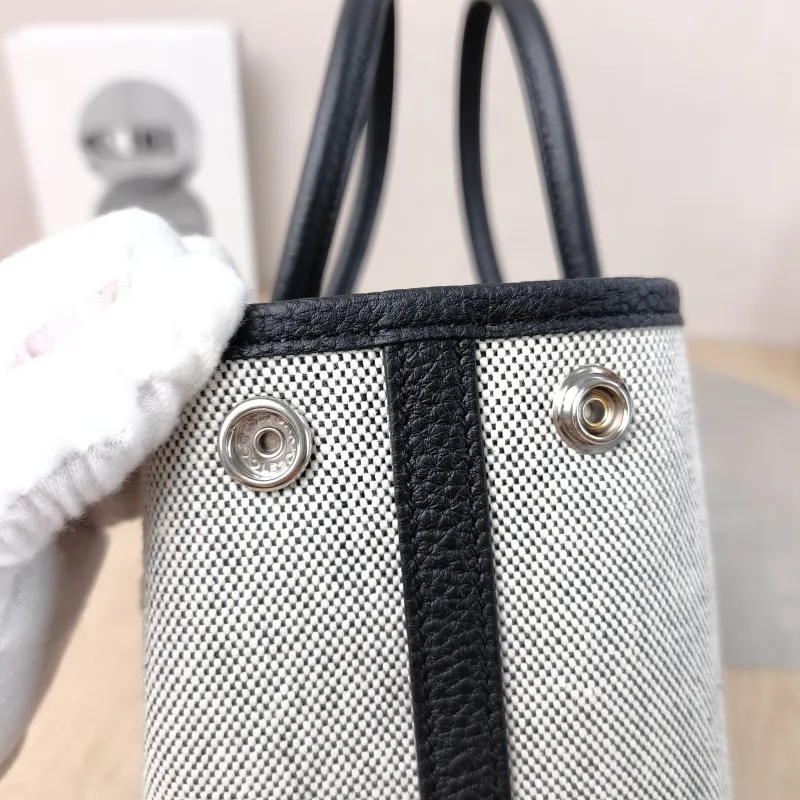 Hermès Top Handle Bag Neo Garden 23 Mini Black · Beige Canvas · Negonda Calfskin Mini 23 × 10 × 16 cm G — detail view 3 of 11