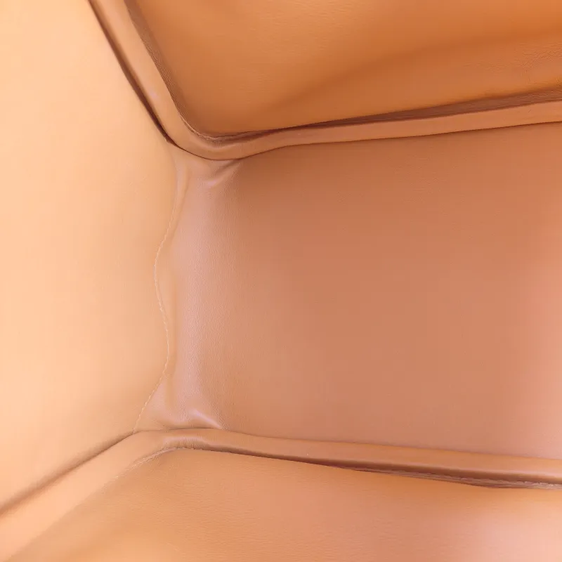 Hermès Crossbody Bag Lindy 30 Taurillon Clemence TC Calfskin 30 30 × 15 × 19 cm D — detail view 2 of 11