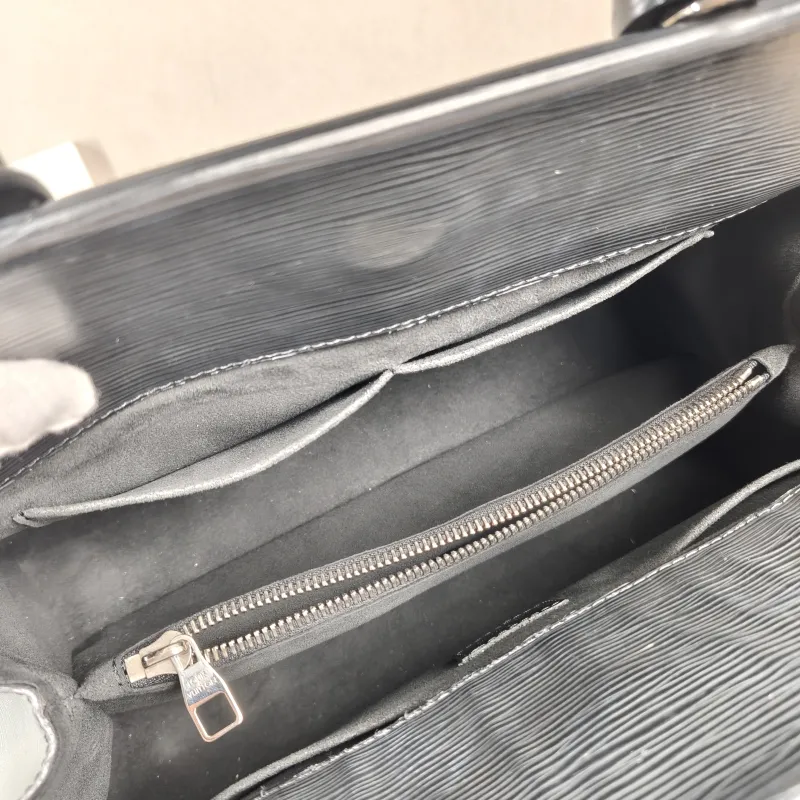 Louis Vuitton Top Handle Bag Marly Black Epi Embossed Calfskin Medium 34 × 13 × 27 cm — detail view 8 of 10
