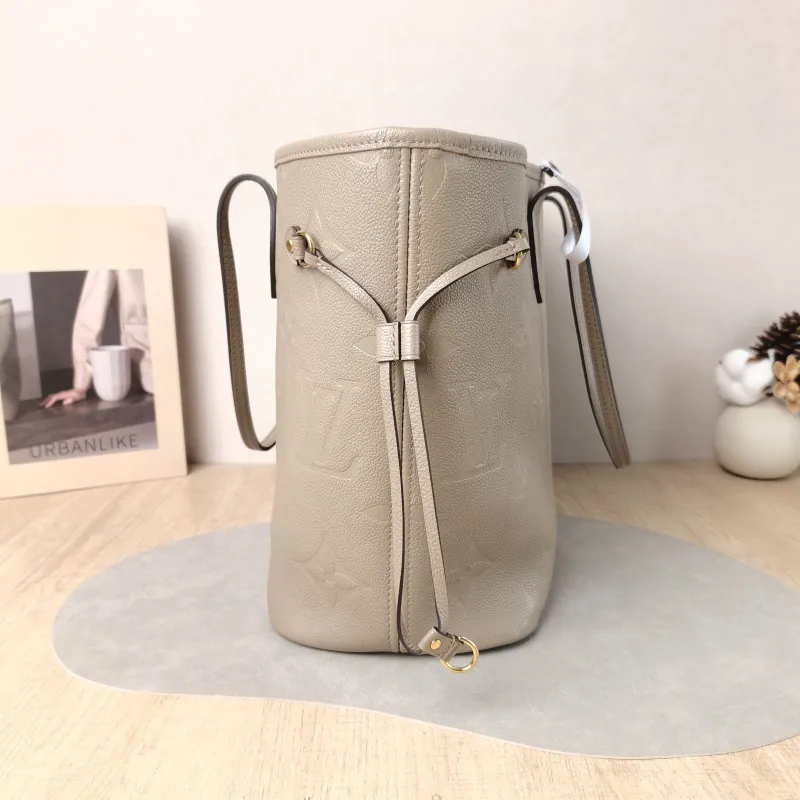Louis Vuitton Shoulder Bag Neverfull Empreinte Embossed Calfskin Medium 31 × 14 × 28 cm — detail view 12 of 12