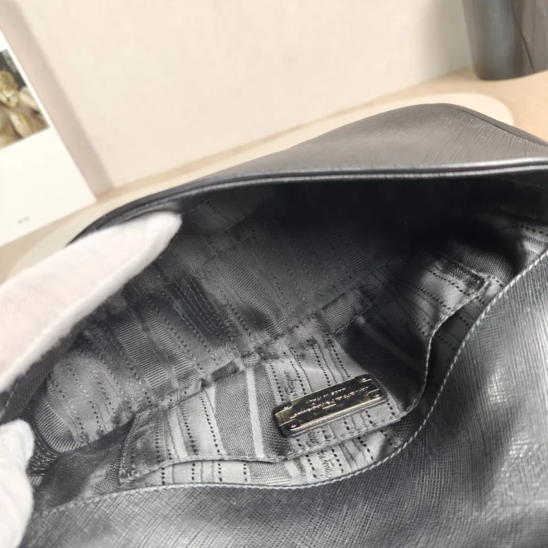 FERRAGAMO Shoulder Bag Shoulder Bag Black Calfskin One Size 24 × 6 × 14 cm — detail view 12 of 14