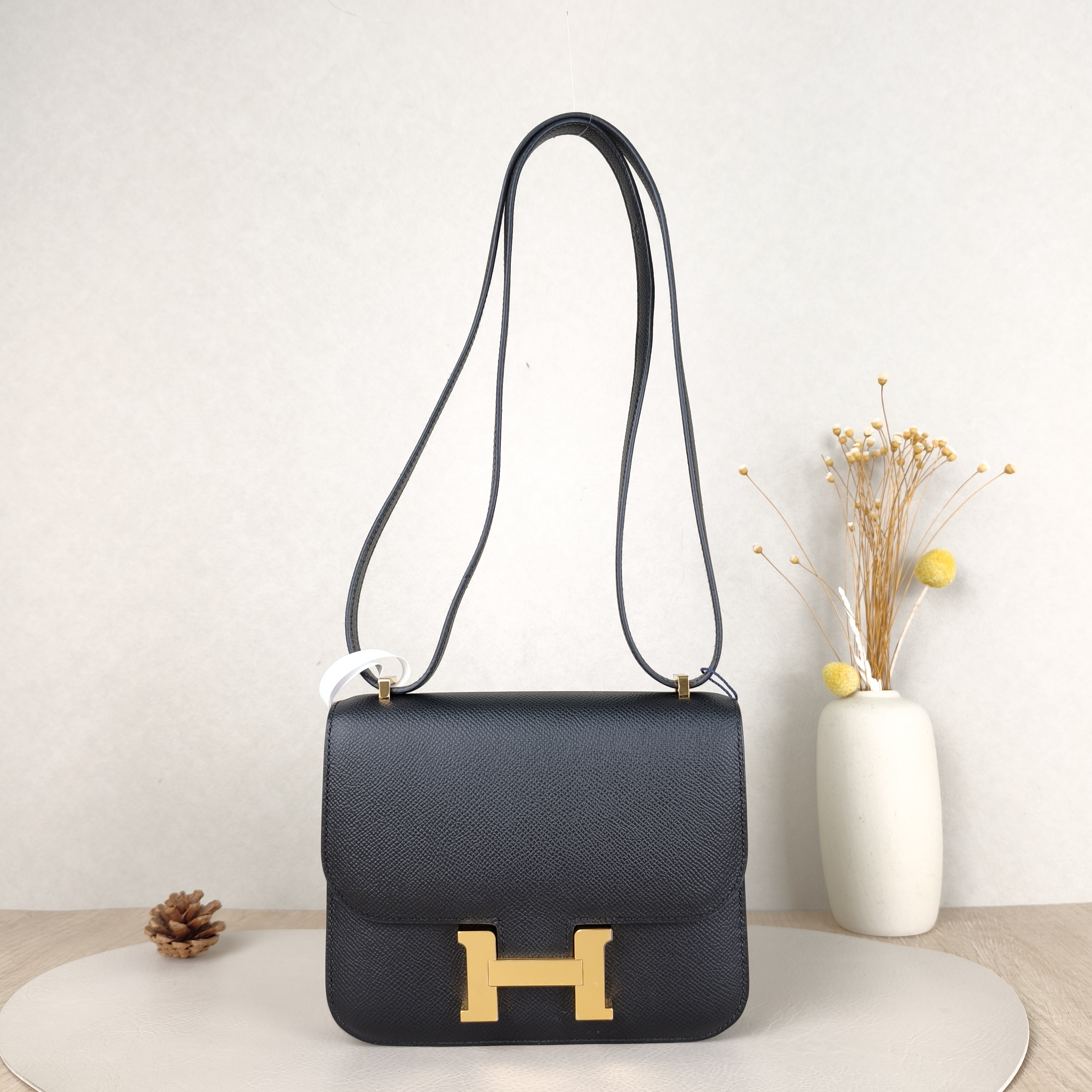 Hermès Crossbody Bag Constance 19 Gold-Tone Hardware Black Epsom Calfskinmini18 × 4 × 15 cm
