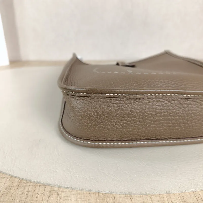 Hermès Crossbody Bag Evelyne Mini 16 Mini 1618 Taurillon Clemence TC Calfskinmini17 × 5.5 × 18 cm — detail view 7 of 11