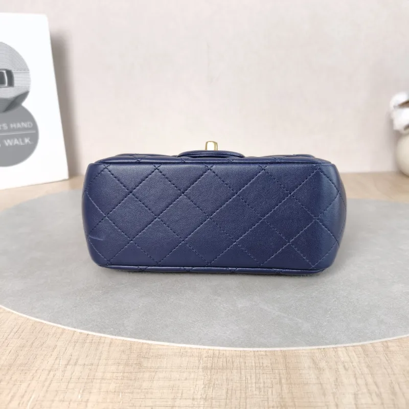 Chanel Crossbody Bag Blue Lambskin 17 × 8 × 13.5 cm — cover view 4 of 5