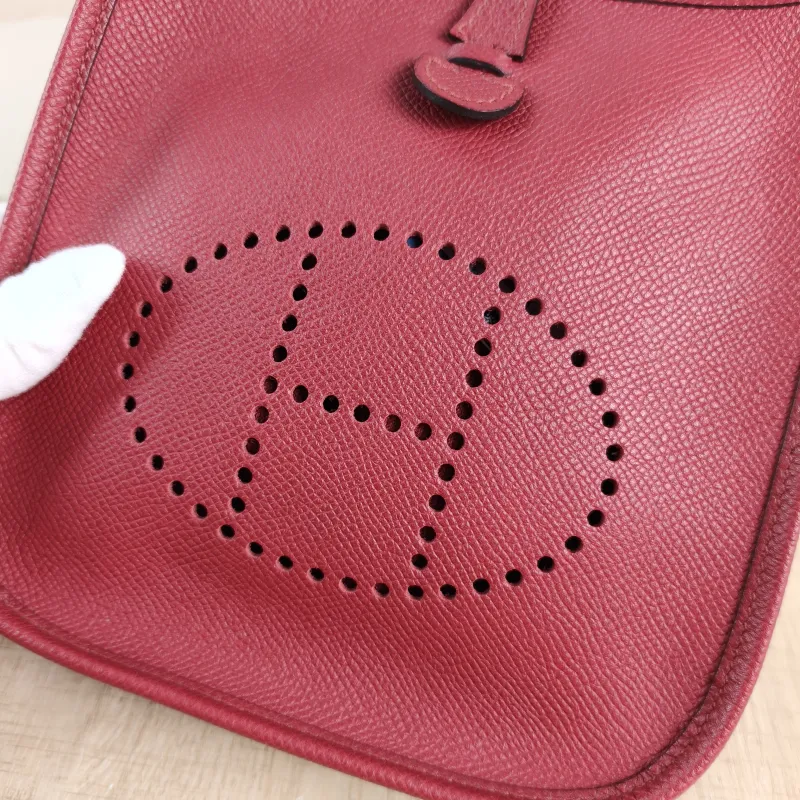 Hermès Crossbody Bag Evelyne Mini 16 Mini 16 K1 Epsom Calfskin Mini 17 × 5.5 × 18 cm A — detail view 8 of 12