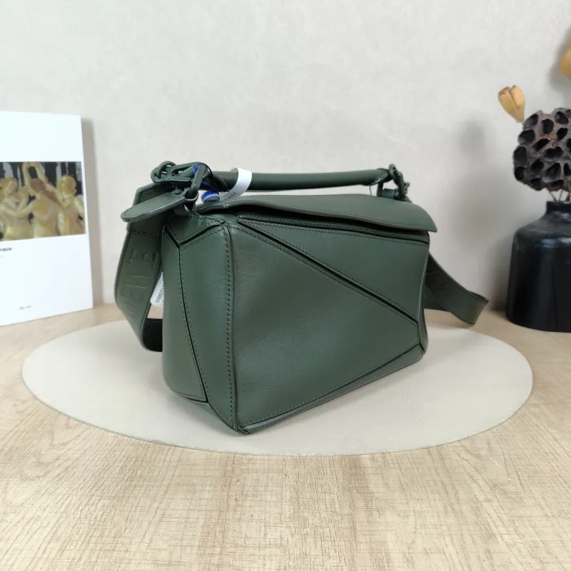 LOEWE Crossbody Bag Puzzle Green CC alfskin Small24 × 10.5 × 16.5 cm — cover view 4 of 5