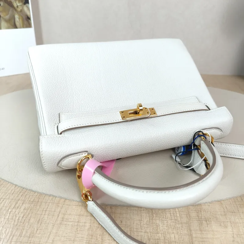Hermès Shoulder Bag Kelly 25 Gold-Tone Hardware Grey Togo Calfskin Small25 × 7 × 17 cm — detail view 3 of 14