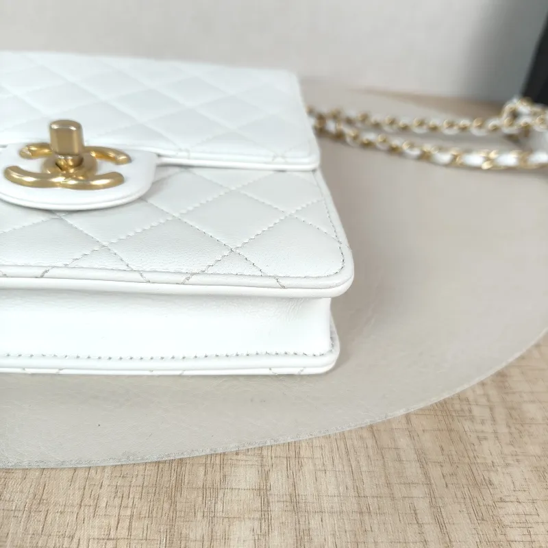 Chanel Crossbody Bag logo cf Collection Edition Crossbody Bag White Lambskin One Size 16 × 4 × 17.5 cm 30 — detail view 13 of 13