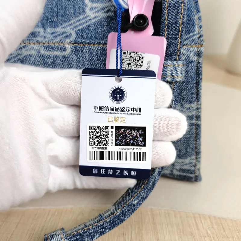 BALENCIAGA Crossbody Bag Hourglass Hourglass Bag Blue Small23 × 10 × 14 cm — detail view 13 of 15