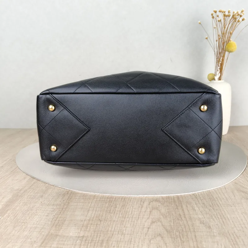 Chanel Shoulder Bag tote Black Lambskin One Size29 × 11 × 32 cm — cover view 5 of 5