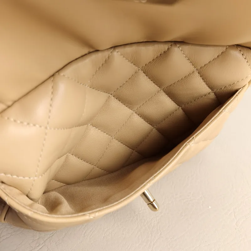 Chanel Crossbody Bag Crossbody Bag Beige Lambskin One Size19 × 8 × 13 cm — detail view 10 of 13