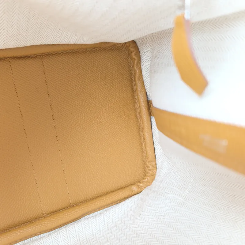Hermès Top Handle Bag Garden Party 30 30 Negonda Calfskin Medium 30 × 13 × 21 cm Z — detail view 3 of 9