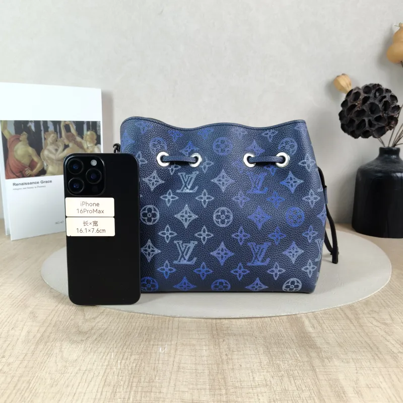 Louis Vuitton Crossbody Bag BELLA · Calfskin One Size 22 × 14 × 19 cm — cover view 4 of 5